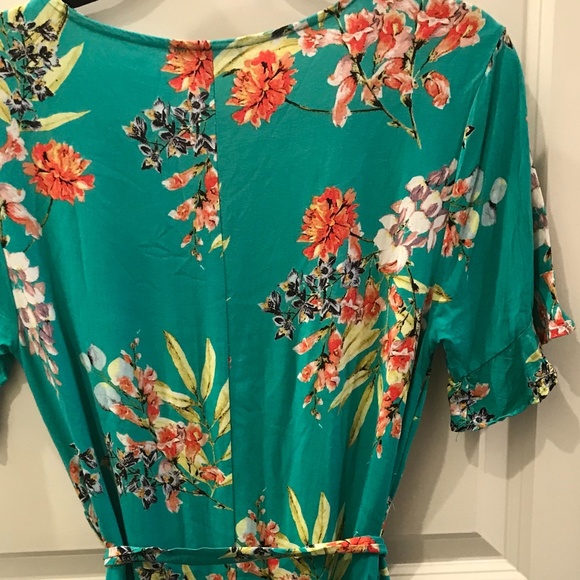 COTTON ON- FLORAL TEAL MINI WRAP - Picture 7 of 7